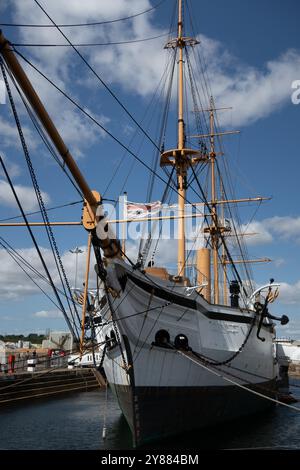 Bugblick auf die viktorianische Schaluppe Gannet im Historic Dockyard Chatham Kent England Stockfoto