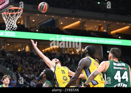 Martin Hermannsson (ALBA Berlin, #15) GER, ALBA Berlin gegen Panathinaikos AKTOR Athen, Basketball, EuroLeague, Saison 2024/2025, 1. Spieltag, 03.10.2024. Foto: Eibner-Pressefoto/Ryan Sleiman Stockfoto