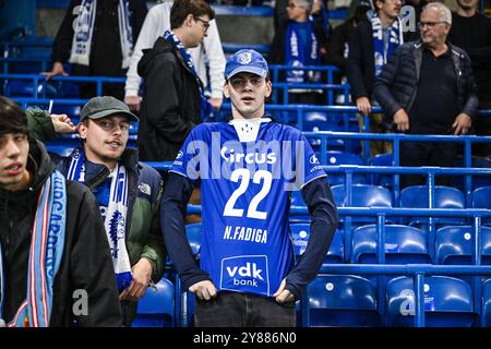 London, Großbritannien. Oktober 2024. Gents Fans wurden vor einem Fußballspiel zwischen dem britischen Team Chelsea FC und dem belgischen Team KAA Gent am Donnerstag, den 03. Oktober 2024 in London zum Eröffnungstag des UEFA Conference League-Turniers vorgestellt. BELGA FOTO TOM GOYVAERTS Credit: Belga Nachrichtenagentur/Alamy Live News Stockfoto