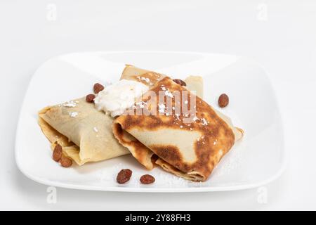 Krepp gefüllt mit Eis und Rosinen Stockfoto