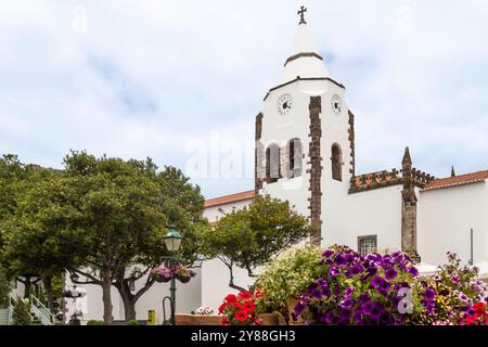 Pfarrkirche Santa Cruz - Kirche von São Salvador in der Stadt Santa Cruz auf Madeira. Stockfoto