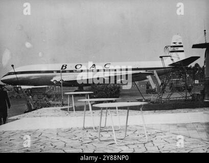 Letztes Bild des abgestürzten Kometen -- das ist das letzte Bild, das vom British Overseas Airways Comet Jet Flugzeug gemacht wurde, das heute am 10. Januar auf das Meer in der Nähe der Insel Elba vor der italienischen Mittelmeerküste abgestürzt ist. Dieses Bild wurde am Flughafen Rom unmittelbar vor dem Abflug auf seinem letzten tödlichen Flug gemacht. Das Foto wurde von einem Passagier in einem BOAC argonaut-Flugzeug aufgenommen, das Rom auf dem Weg nach London durchquerte. Das Flugzeug beförderte 29 Passagiere und eine Besatzung von sechs Personen. Bisher wurden keine Überlebenden gemeldet. Januar 1954. (Foto von zugehörigem Pressefoto). Stockfoto