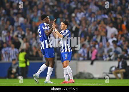 Porto, Portugal. Oktober 2024. Dragao Stadium, UEFA Europa League 2024/2025, FC Porto gegen Manchester United; Pepe vom FC Porto feiert das erste Tor seiner Mannschaft mit Samuel Omorodion während eines Spiels zwischen dem FC Porto und Manchester United für die zweite Runde der UEFA Europa League 2024/2025 am 3. Oktober 2024 im Dragao Stadium in Porto. Foto: Daniel Castro/DiaEsportivo/Alamy Live News Credit: DiaEsportivo/Alamy Live News Stockfoto