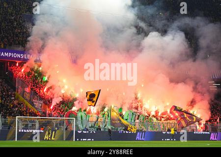 Dortmund, Deutschland. 1. Oktober 2024. Juventus-Fans während des Champions League - MD2-Spiels zwischen Borussia Dortmund gegen Celtic im Signal Luna Park, Dortmund, Deutschland. Quelle: Ulrik Pedersen/Alamy Stockfoto