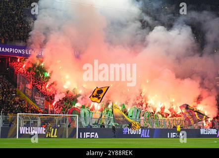 Dortmund, Deutschland. 1. Oktober 2024. Juventus-Fans während des Champions League - MD2-Spiels zwischen Borussia Dortmund gegen Celtic im Signal Luna Park, Dortmund, Deutschland. Quelle: Ulrik Pedersen/Alamy Stockfoto