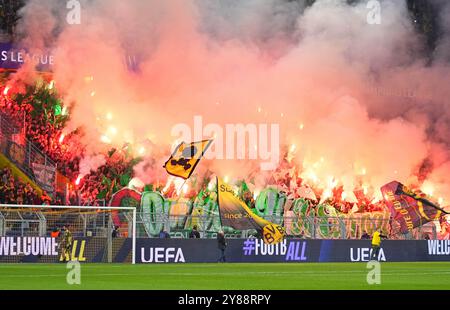 Dortmund, Deutschland. 1. Oktober 2024. Juventus-Fans während des Champions League - MD2-Spiels zwischen Borussia Dortmund gegen Celtic im Signal Luna Park, Dortmund, Deutschland. Quelle: Ulrik Pedersen/Alamy Stockfoto