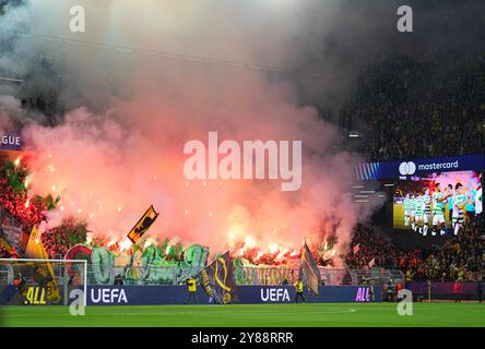 Dortmund, Deutschland. 1. Oktober 2024. Juventus-Fans während des Champions League - MD2-Spiels zwischen Borussia Dortmund gegen Celtic im Signal Luna Park, Dortmund, Deutschland. Quelle: Ulrik Pedersen/Alamy Stockfoto