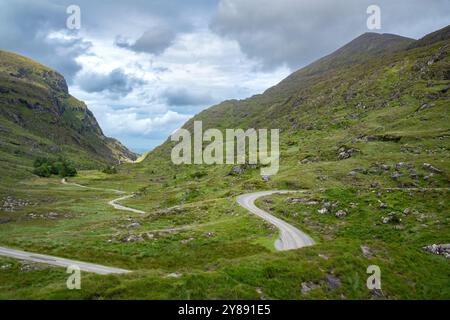 Winding Road Through the Gap of Dunloe im County Kerry, Irland Stockfoto