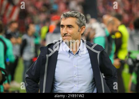 Bilbao, Spanien, 3. Oktober 2024: Trainer des Athletic Clubs Ernesto Valverde während des Gruppenrunde-Spiels der UEFA Europa League 2024/25, in dem Athletic Club gegen AZ Alkmaar am 3. Oktober 2024 im San Mamés Stadium in Bilbao, Spanien. Quelle: Alberto Brevers / Alamy Live News. Stockfoto