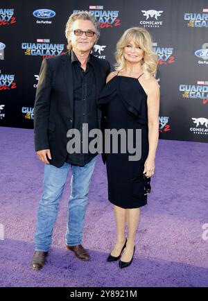 Goldie Hawn und Kurt Russell bei der Premiere von Guardians of the Galaxy Vol. 2 in Los Angeles am 19. April 2017 im Dolby Theatre in Hollywood, USA. Stockfoto