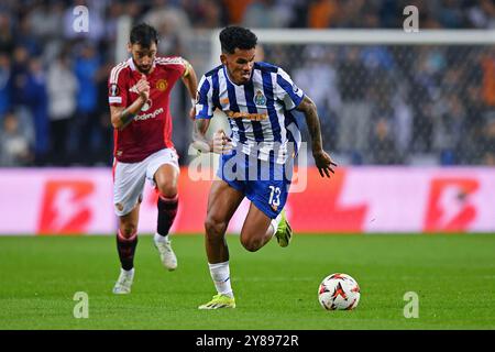 Porto, Portugal. Oktober 2024. Dragao Stadium, UEFA Europa League 2024/2025, FC Porto gegen Manchester United; Wenderson Galeno vom FC Porto kontrolliert den Ball während eines Spiels zwischen dem FC Porto und Manchester United für die zweite Runde der UEFA Europa League 2024/2025 im Dragao Stadium in Porto am 3. Oktober 2024. Foto: Daniel Castro/DiaEsportivo/Alamy Live News Credit: DiaEsportivo/Alamy Live News Stockfoto