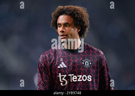 Porto, Portugal. Oktober 2024. Dragao Stadium, UEFA Europa League 2024/2025, FC Porto gegen Manchester United; Joshua Zirkzee von Manchester United, wartet beim warm Up vor dem Spiel zwischen dem FC Porto und Manchester United auf die zweite Runde der UEFA Europa League 2024/2025 im Dragao Stadium in Porto am 03. Oktober 2024. Foto: Daniel Castro/DiaEsportivo/Alamy Live News Credit: DiaEsportivo/Alamy Live News Stockfoto