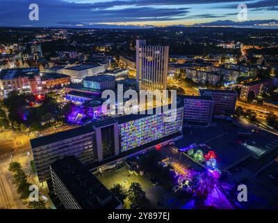 Die 2. Ausgabe von Light Our Vision unter dem Motto LICHT.MACHT.PLATZ. Begeistert mit einem internationalen Line-up und einer Rekordzahl an Anwendungen Stockfoto