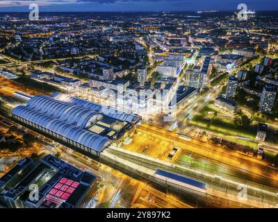 Dresden Südvorstadt Hauptbahnhof und Prager Straße, Dresden Luftaufnahme, Dresden, Sachsen, Deutschland, Europa Stockfoto