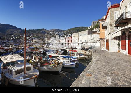 Hydra hat sicherlich den schönsten Hafen in Griechenland Stockfoto