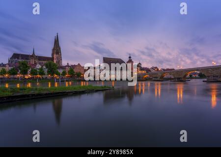 Panoramablick auf die Regensburger Altstadt an der Donau in Deutschland Stockfoto