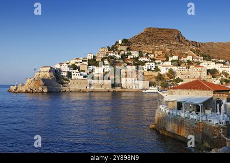 Hydra hat sicherlich den schönsten Hafen in Griechenland Stockfoto