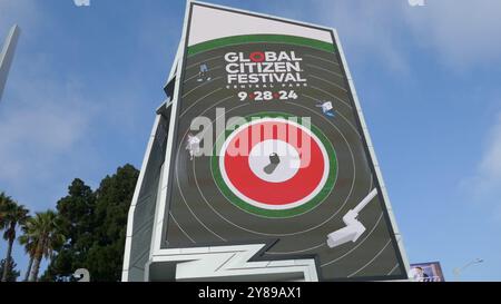 Los Angeles, Kalifornien, USA 24. September 2024 Citizen Festival Reklametafel am Sunset Blvd am 24. September 2024 in Los Angeles, Kalifornien, USA. Foto: Barry King/Alamy Stock Photo Stockfoto