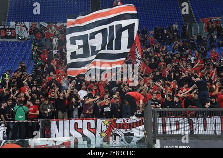 Rom, Latium. Oktober 2024. OGC Nice Fans während der zweiten Qualifikationsrunde der Europa League - Spiel im zweiten Leg zwischen SS Lazio und OGC Nice im Olympiastadion, Italien, 03. Oktober 2024. AllShotLive Credit: SIPA USA/Alamy Live News Stockfoto