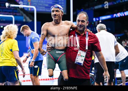 Amputierte Schwimmer (amputiert) mit Umut Ünlü während der Paralympischen Spiele 2024 in Paris am 6. September 2024. Quelle: Victor Joly/Alamy Live News Stockfoto