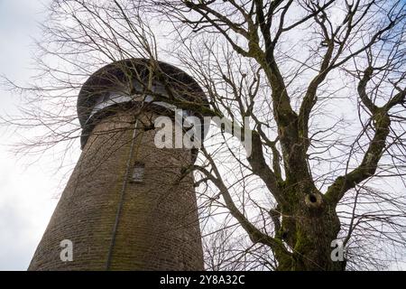 Der Hosingen Wasserturm, historisches Wahrzeichen im Parc Hosingen, Luxemburg Stockfoto