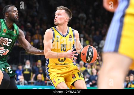 Martin Hermannsson (ALBA Berlin, #15) GER, ALBA Berlin gegen Panathinaikos AKTOR Athen, Basketball, EuroLeague, Saison 2024/2025, 1. Spieltag, 03.10.2024. Foto: Eibner-Pressefoto/Ryan Sleiman Stockfoto