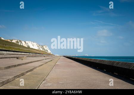 Samphire Hoe in Kent bei Dover an den weißen Klippen, gebaut mit Tonnen von Beute aus dem ausgegrabenen Kanaltunnel Stockfoto