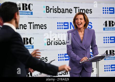 QLD WAHLDEBATTE 9Nachrichtensprecherin Melissa Downes während einer führenden Debatte im Rahmen der Queensland State Wahl 2024 in Brisbane am Donnerstag, den 3. Oktober 2024. Die Queensländer werden am 26. Oktober zu den Umfragen aufbrechen. AAP Image/Pool, Dan Peled NO ARCHIVING BRISBANE QUEENSLAND AUSTRALIA *** QLD WAHLDEBATTE 9News-Anchor Melissa Downes während einer führenden Debatte im Rahmen der Queensland State Wahlen 2024 in Brisbane, Donnerstag, 3. Oktober 2024 Queenslander werden zu den Umfragen am 26. Oktober gehen AAP Image Pool, Dan Peled NO ARCHIVING BRISBANE QUEENSLAND AUSTRALIA Poolfoto AAPIMAGE, NUR FÜR REDAKTIONELLE VERWENDUNG Stockfoto