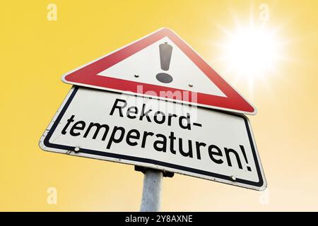 FOTOMONTAGE, Gefahrenschild-Aufzeichnungstemperaturen, FOTOMONTAGE, Gefahrenschild Rekordtemperaturen Stockfoto