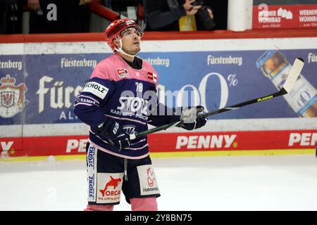 Villingen Schwenningen, Deutschland. Oktober 2024. Will Weber (SERC Wild Wings) beim Spiel der DEL 24-25, 5. Sptg.: Schwenninger Wild Wings vs ERC Ingolstadt Credit: dpa/Alamy Live News Stockfoto