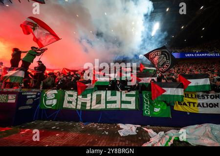 01.10.2024, Borussia Dortmund gegen Celtic Glasgow, UEFA Champions League, 2. Spieltag Celtic-Fans rufen „Free, free Palestine. Stockfoto