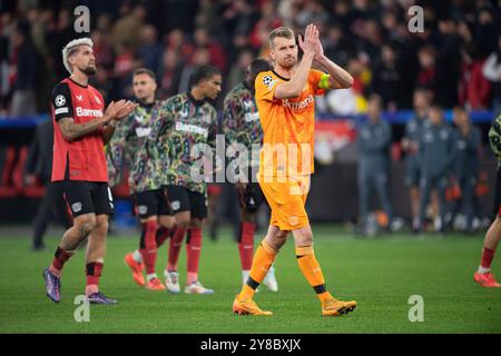 Schlussjubel Leverkusen, Torhüter Lukas HRADECKY (LEV), Jubeljubel, Jubeljubel, Jubel, Freude, Jubel, Jubel, Fußball UEFA Champions League, Vorrunde 2. Spieltag, Bayer 04 Leverkusen (LEV) - AC Milan 1:0 am 1. Oktober 2024 in Leverkusen/Deutschland. Stockfoto