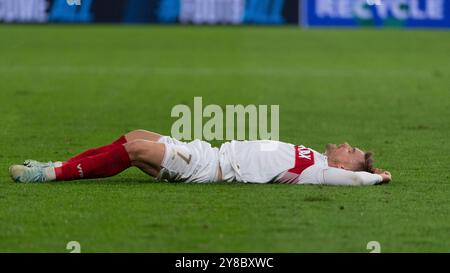 Nach spielende Entaeuschung, Frust bei Maximilian Mittelstaedt (VfB Stuttgart, #07) am Boden GER, VfB Stuttgart vs. AC Sparta Prag, Fussball, Herren, UEFA Champions League, 2. Spieltag, Spielzeit 2024/2025, 01.10.2024, Foto: Eibner-Pressefoto/Wolfgang Frank Stockfoto