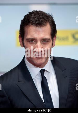 ARCHIVFOTO: Clive OWEN wird 60 Jahre alt am 3. Oktober 2024, Schauspieler Clive OWEN (England) 48. Golden Camera Award, der Film- und Fernsehpreis des Programmführers Hoerzu in Berlin am 2. Februar 2013. Stockfoto