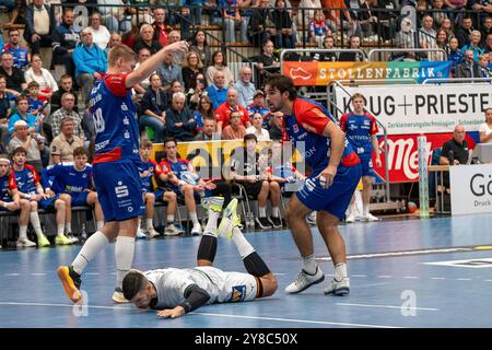 Balingen, Deutschland. Oktober 2024. Am Boden Stefan Covor (HSG Wetzlar, #77), HBW Balingen-Weilstetten vs. HSG Wetzlar, Handball, DHB-Pokal, 2. Runde, 02.10.2024, Foto: Eibner-Pressefoto/Eibner-Pressefoto/Stefan Rosenfeld Credit: dpa/Alamy Live News Stockfoto