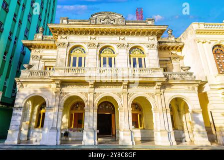 Fassade des Hauses der Kultur, Santa Clara, Kuba Stockfoto