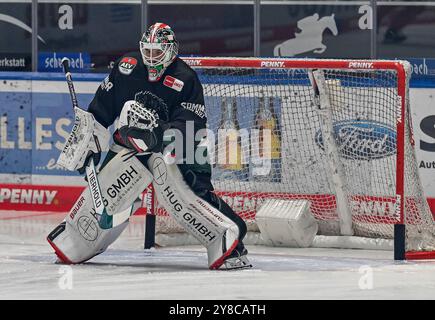 Strauss Mann (Torwart, Augsburger Panther, #38) beim Warmup. GER, Augsburger Panther gegen Iserlohn Roosters, Eishockey, DEL, 5. Spieltag, Saison 2024/2025, 02.10.2024. Foto: Eibner-Pressefoto/Heiko Feiner Stockfoto