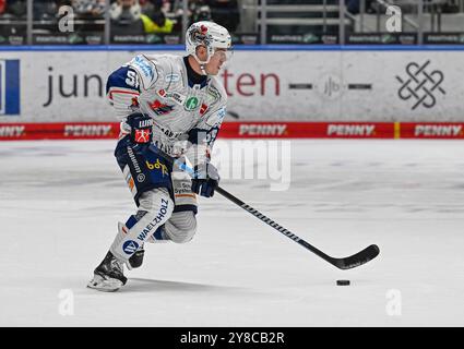 Augsburg, Deutschland. Oktober 2024. Johannes Huss (Iserlohn Roosters, #55). GER, Augsburger Panther gegen Iserlohn Roosters, Eishockey, DEL, 5. Spieltag, Saison 2024/2025, 02.10.2024. Foto: Eibner-Pressefoto/Heiko feiner Credit: dpa/Alamy Live News Stockfoto