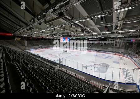 Augsburg, Deutschland. Oktober 2024. Stadiontotal Curt-Frenzel-Stadion, Innenansicht. GER, Augsburger Panther gegen Iserlohn Roosters, Eishockey, DEL, 5. Spieltag, Saison 2024/2025, 02.10.2024. Foto: Eibner-Pressefoto/Heiko feiner Credit: dpa/Alamy Live News Stockfoto