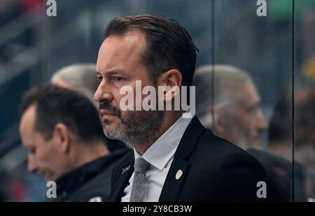 Augsburg, Deutschland. Oktober 2024. Thomas Dolak (Co-Trainer, Augsburger Panther). GER, Augsburger Panther gegen Iserlohn Roosters, Eishockey, DEL, 5. Spieltag, Saison 2024/2025, 02.10.2024. Foto: Eibner-Pressefoto/Heiko feiner Credit: dpa/Alamy Live News Stockfoto