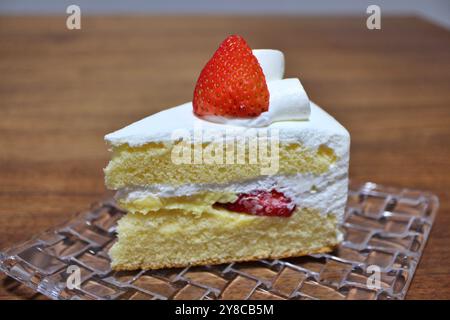 Japanischer Erdbeer-Shortcake (Schichtkuchen) Stockfoto