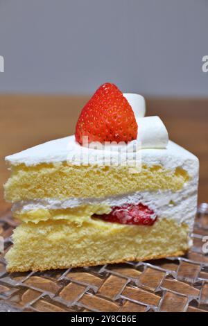 Japanischer Erdbeer-Shortcake (Schichtkuchen) Stockfoto