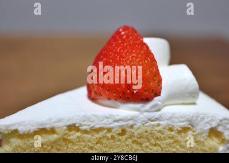 Japanischer Erdbeer-Shortcake (Schichtkuchen) Stockfoto