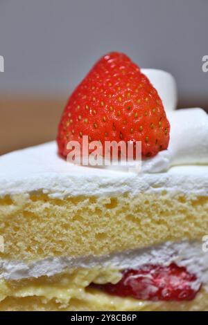 Japanischer Erdbeer-Shortcake (Schichtkuchen) Stockfoto