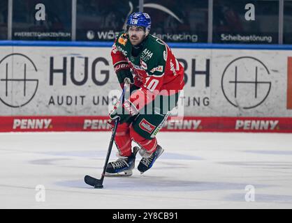 Augsburg, Deutschland. Oktober 2024. Chris Collins (Augsburger Panther, Nr. 10). GER, Augsburger Panther gegen Iserlohn Roosters, Eishockey, DEL, 5. Spieltag, Saison 2024/2025, 02.10.2024. Foto: Eibner-Pressefoto/Heiko feiner Credit: dpa/Alamy Live News Stockfoto