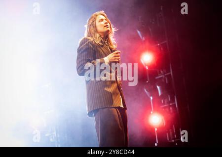 Oslo, Norwegen. Oktober 2024. Die norwegische Sängerin, Songwriterin und Musikerin Girl in Red gibt ein Live-Konzert im Oslo Spektrum in Oslo. Stockfoto