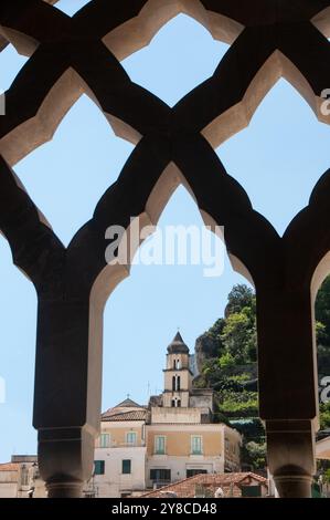 Werfen Sie einen Blick auf die Kathedrale von Amalfi / Scorcio del Duomo di Amalfi Stockfoto