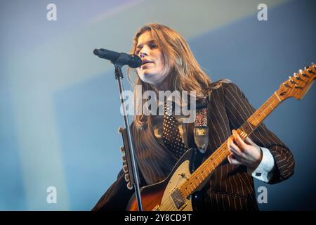 Oslo, Norwegen. Oktober 2024. Die norwegische Sängerin, Songwriterin und Musikerin Girl in Red gibt ein Live-Konzert im Oslo Spektrum in Oslo. Stockfoto