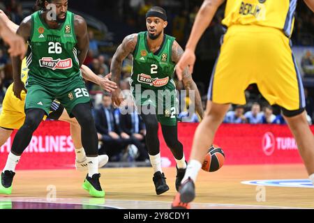 Berlin, Deutschland. Oktober 2024. Lorenzo Brown (Panathinaikos Athens, #2) GER, ALBA Berlin gegen Panathinaikos AKTOR Athens, Basketball, EuroLeague, Saison 2024/2025, 1. Spieltag, 03.10.2024. Foto: Eibner-Pressefoto/Ryan Sleiman Credit: dpa/Alamy Live News Stockfoto