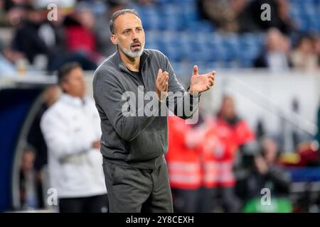 Sinsheim, Deutschland. Oktober 2024. Pellegrino Matarazzo (Rino, Trainer, Cheftrainer, Hoffenheim), gibt Anweisungen, gestikuliert, mit den Armen gestikulieren, Einzelbild, Einzelfoto, Aktion, Aktion, 03.10.2024, Sinsheim (Deutschland), Fussball, UEFA Europa League, Gruppenphase, TSG 1899 HOFFENHEIM - DYNAMO KIEW, VORSCHRIFTEN VERBIETEN DIE VERWENDUNG VON FOTOGRAFIEN ALS BILDSEQUENZEN UND/ODER QUASI-VIDEO. Quelle: dpa/Alamy Live News Stockfoto